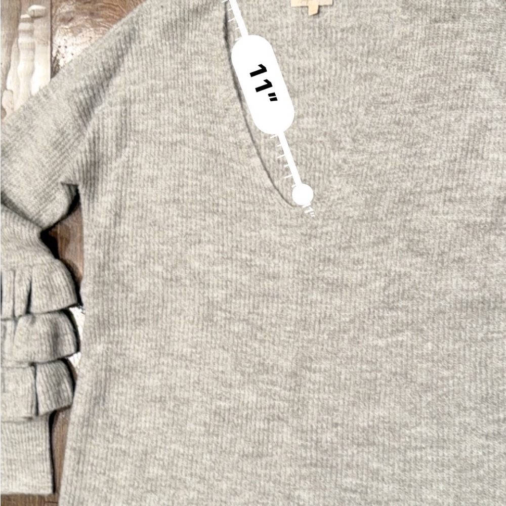 Mystree Gray Ruffle Sleeve Sweater NWOT - Picture 11 of 14